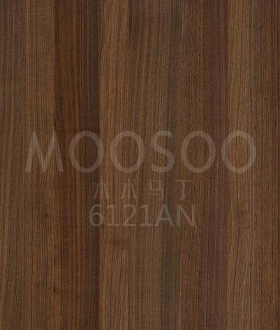 Prefabrikované dřevěné panely z černého ořechu