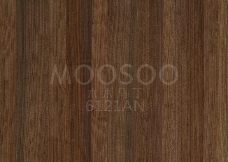 Vylepšete svůj interiér s prefabrikovanými dřevěnými panely z černého ořechu